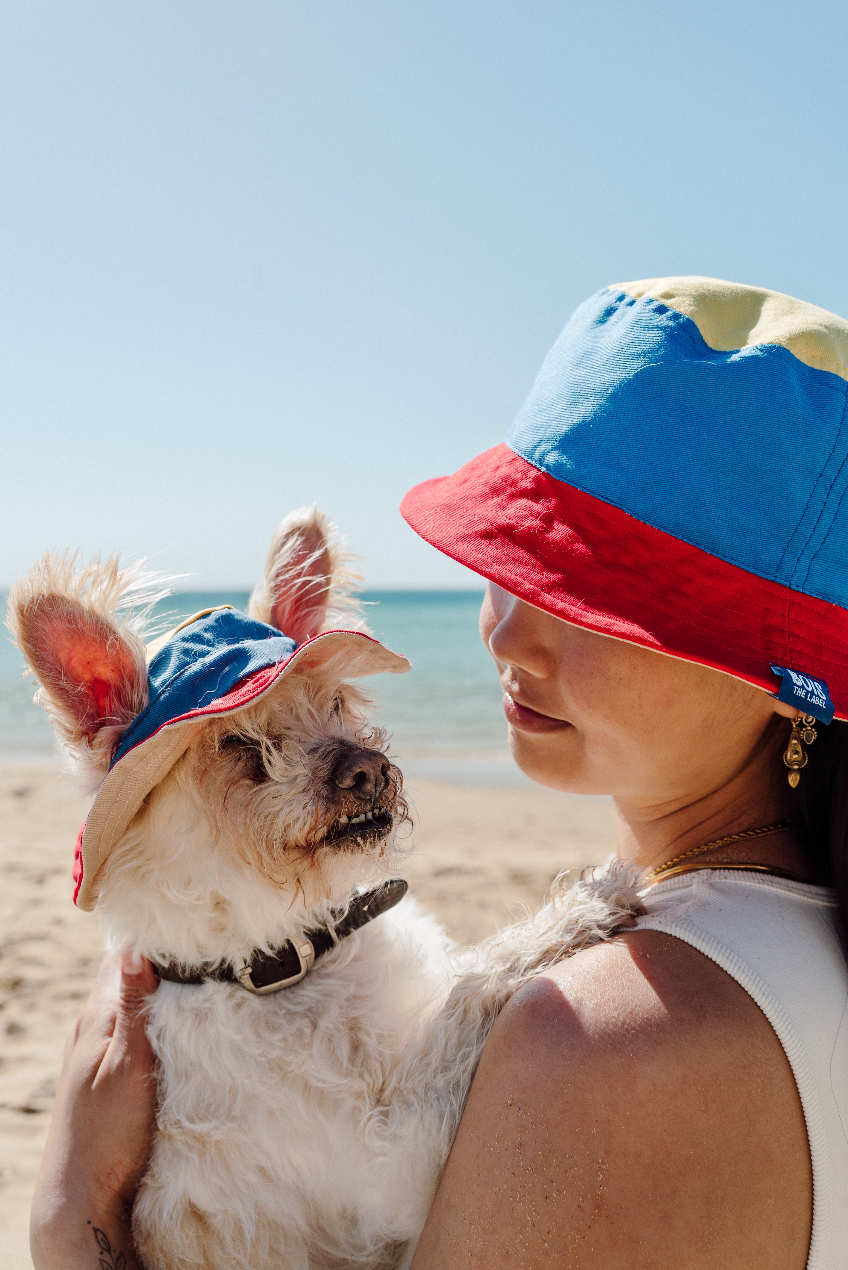 Bobs réversibles années 90 assortis pour chiens et maîtres